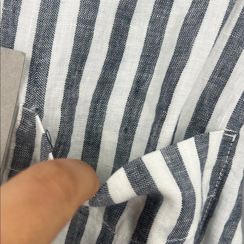 Everlane Navy and White Striped Shirt - Picture 4 of 10